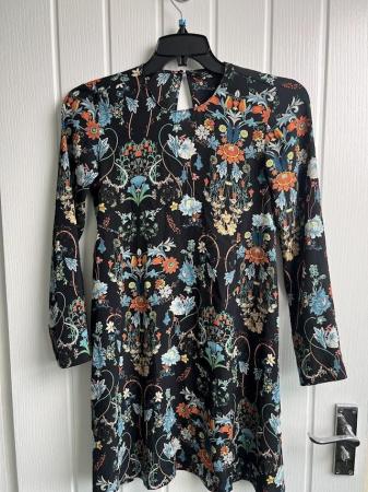 Image 2 of ZARA FLORAL PRINT DRESS DRESS ~ SIZE XS Zara Floral print
