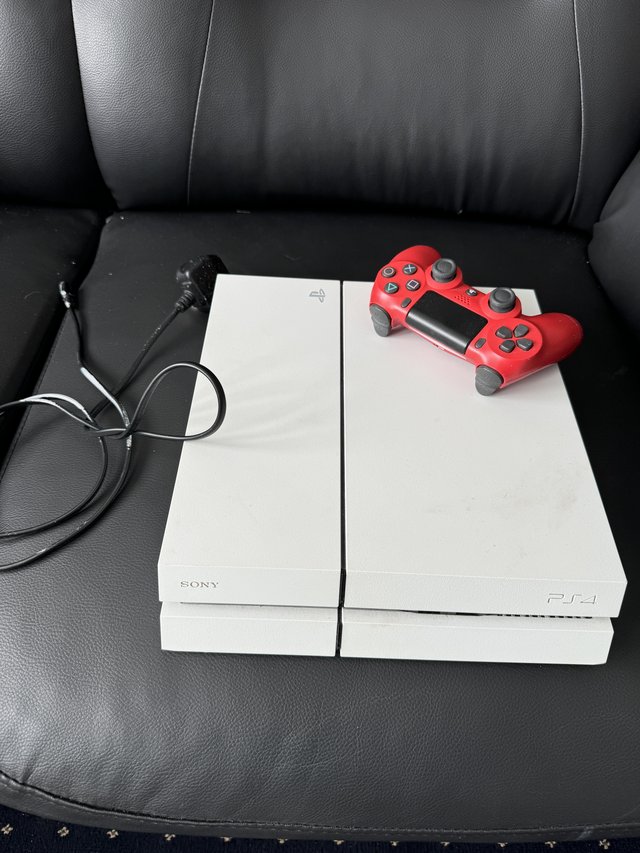Preview of the first image of Ps4 good condition all working.