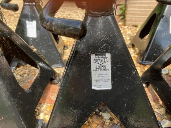 Image 2 of Set of 14 Halfords 2-ton Axle Stands - and 4-ton Bottle Jack