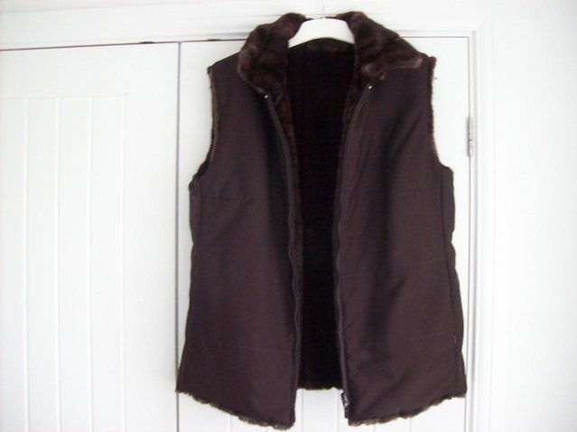 Preview of the first image of LADIES GILET Faux Fur - Brown - UK18.