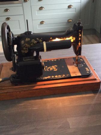 Image 2 of Antique, fully working, Singer Sewing Machine 19 century