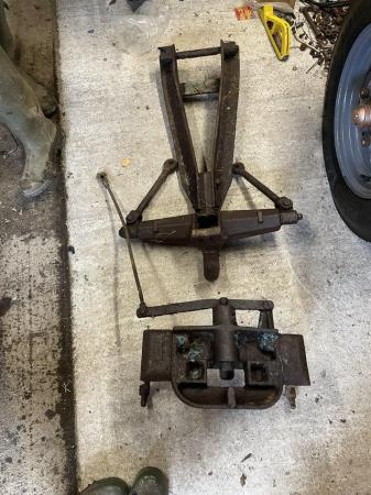 Image 1 of Fordson major auto pick up hitch