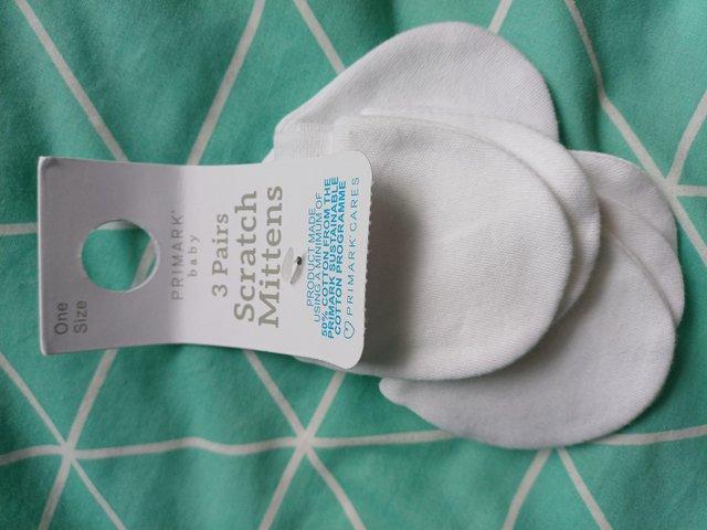 Preview of the first image of One Size Baby Scratch Mittens.