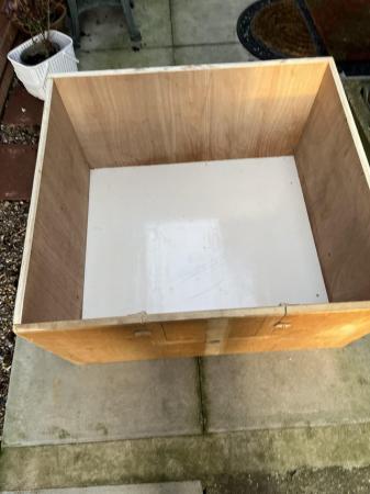 Image 3 of Hand made puppy whelping box.