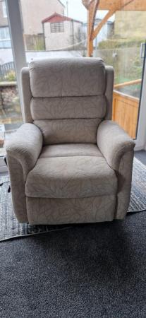 Image 3 of Oslo Petite Riser Recliner CareCo Excellent Condition