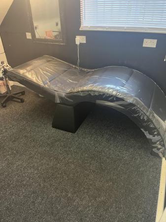 Image 3 of Salonbae Curved Black Beauty Bed