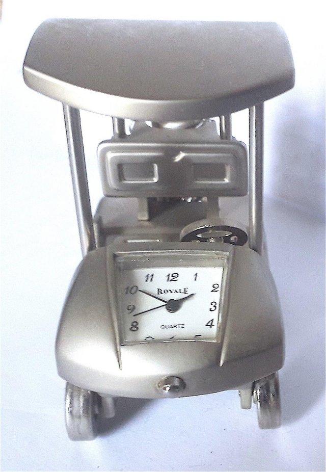 Preview of the first image of MINIATURE NOVELTY CLOCK - GOLF CART & bag.