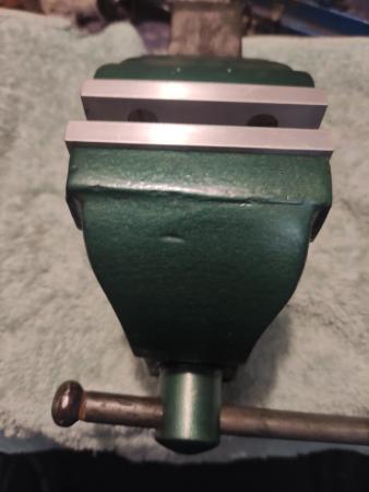 Image 2 of Golden 3 1/2 inch engineers vice