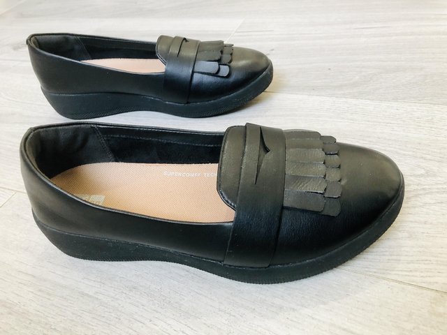 Preview of the first image of Fitflop Women's leather loafers.
