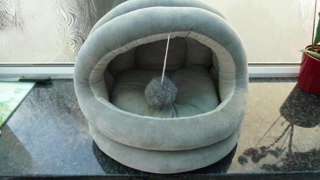 Image 2 of Cat sofa/Bed..............................