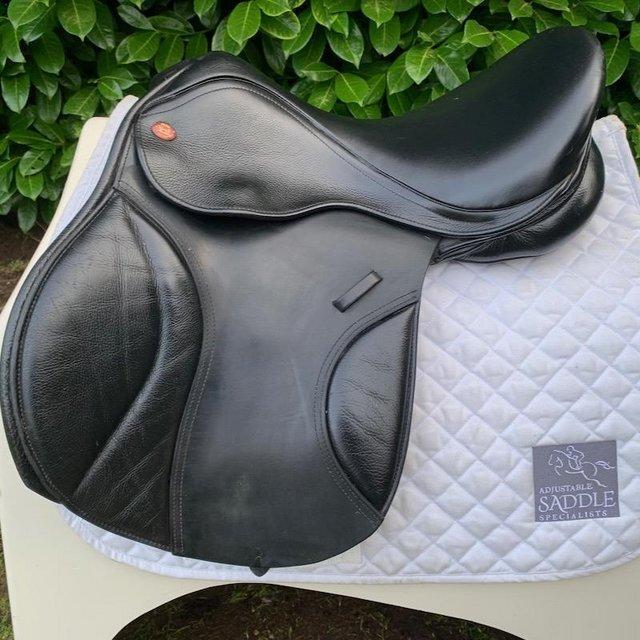 Preview of the first image of Kent & Masters 17 inch s series compact saddle.