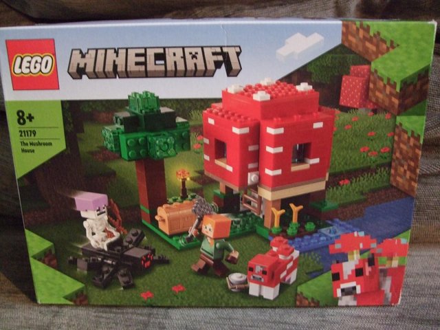 Preview of the first image of Bargain New Lego Minecraft The Mushroom House Bargain.