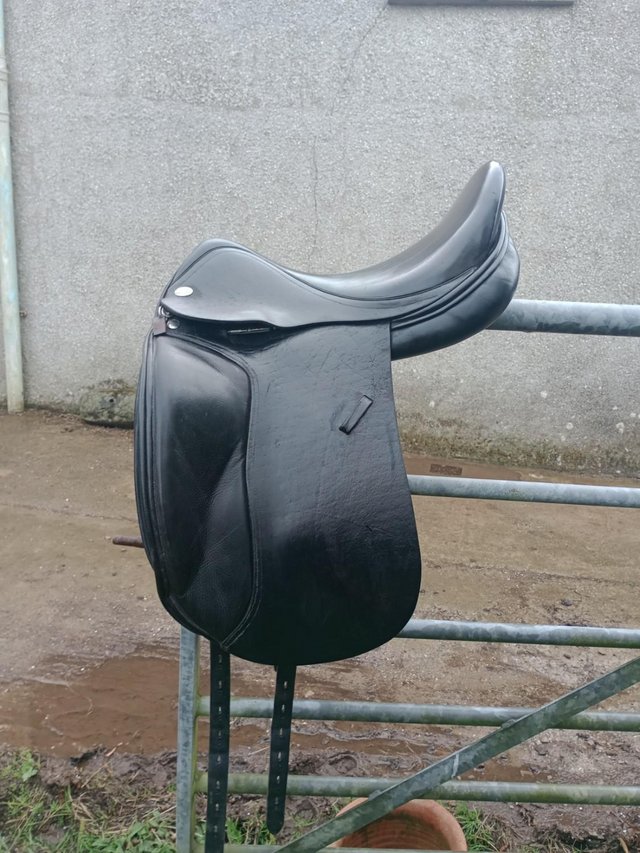 Preview of the first image of Harry Dabbs jaguar dressage saddle 17.5 medium.