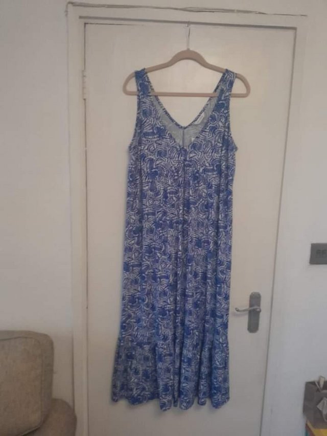 Preview of the first image of Brand new size 22/24 evans maxi dress.