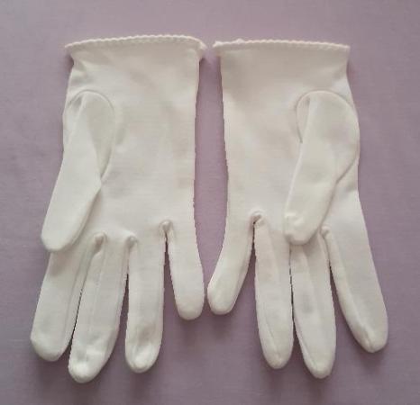Image 2 of Ladies British Made White 1970s Gloves
