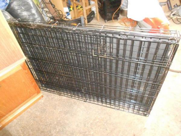 Image 2 of Large dog crate.........