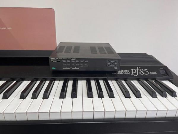 Image 2 of Yamaha PF85 electric keyboard with sound expander and pedal