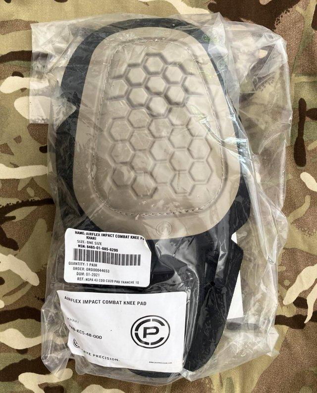 Preview of the first image of BNIB ARMY ISSUE CRYE PRECISION AIRFLEX IMPACT KNEE PADS SAS.