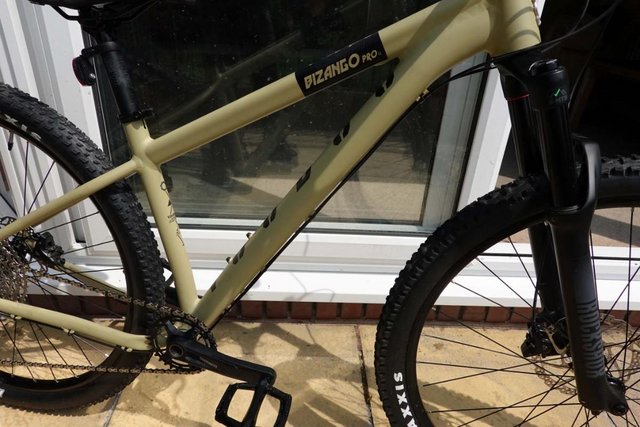 Voodoo Bizango Pro Mountain Bike 2023 Size S. As New 15 dry
- £550