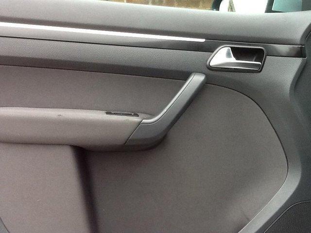 Preview of the first image of Vw Touran door card from 2013.
