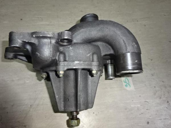 Image 3 of Water pump for Ferrari 355