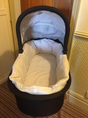 Image 2 of Clean Navy/black modern carry cot