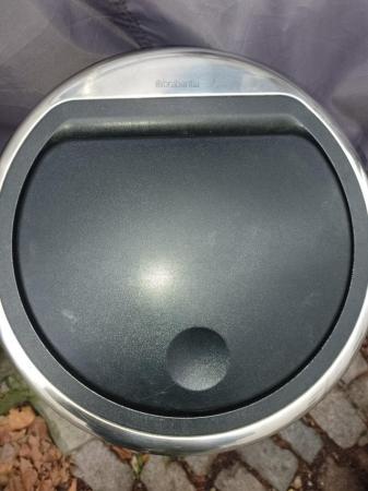 Image 2 of Brabantia 30 litre touch bin - clean