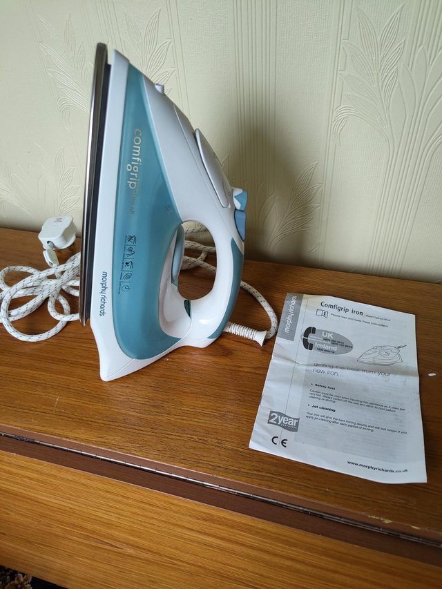 Preview of the first image of Steam Iron - Morphy Richards Comfy Grip Steam Iron.