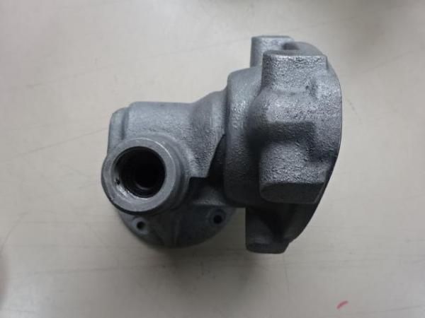 Image 3 of Bases for left and right distributor Ferrari 250, F275, 330