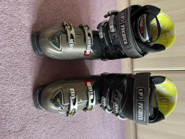 Image 3 of Men's Size 9 Tecnica Ski Boots