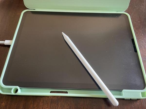 Image 2 of iPad AIR 5gen, 256GB, WIFI, PLUS !!Apple Pencil 2gen!!