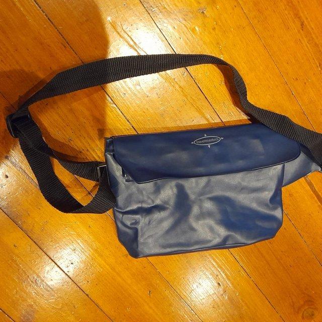 Preview of the first image of Dry bag - bum bag style, fully waterproof.