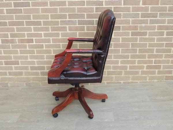 Image 8 of Winchester Gainsborough Chair (UK Delivery)
