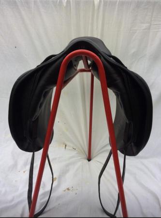 Image 3 of Amerigo Pinerolo Dressage saddle. 17.5 medium. Brown