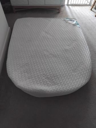 Image 1 of Caravan island bed mattress