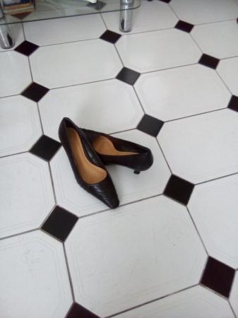 Image 1 of FOR SALE - VINTED LADIES LEATHER SHOES FROM M&CO - SIZE 4