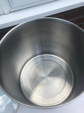 Image 2 of Large stainless steel 10L cooking pot
