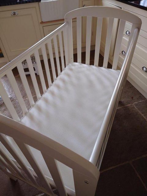 Preview of the first image of Cot, Obaby Lily, excellent condition, with unused mattress.