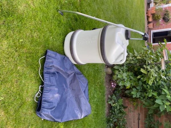 Image 2 of 51.5 litre capacity water carrier with handle and carry bag