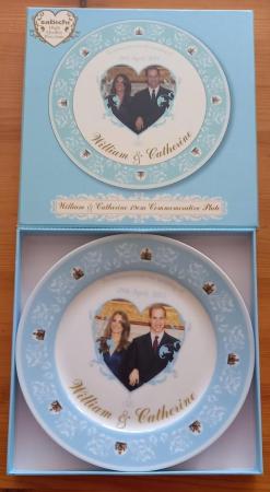 Image 2 of Porcelain Commemorative Plate William & Catherine Wedding