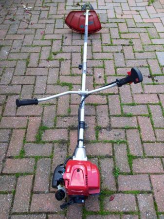 Image 1 of Petrol 4 stroke strimmer good condition