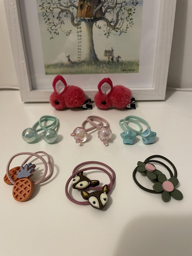 Preview of the first image of Hair Accessories, Rubber Bands for girl (NEW).