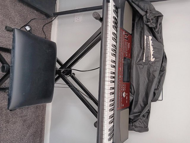 Preview of the first image of KORG PA700 KEYBOARD WITH STAND.