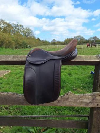 Image 1 of Ideal 17.5" show saddle Wide
