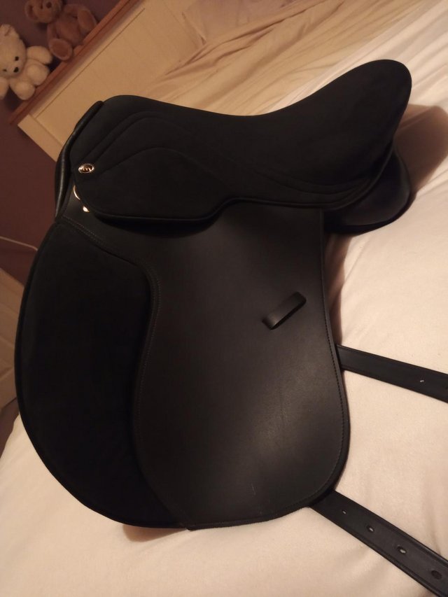 Preview of the first image of Heather Moffett Flexee black gp saddle 17 ".
