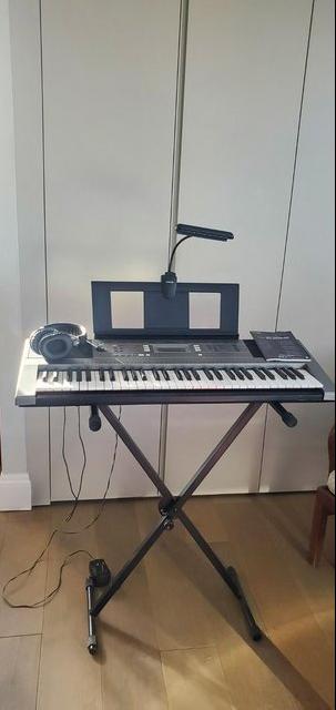 Preview of the first image of YAMAHA digital music keyboard PSR E353.