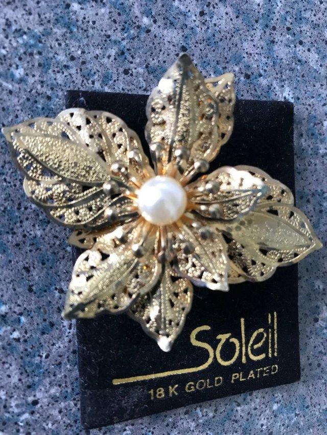 Preview of the first image of Soleil 18 k Gold Plated Brotch (Brand new).