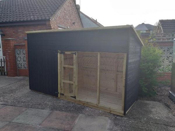 Image 6 of 10ft x 4ft x 5'6'' dog kennel and run