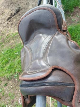 Image 3 of Brown leather treeless saddle pad