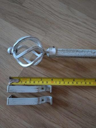 Image 1 of Extendable metail curtain pole